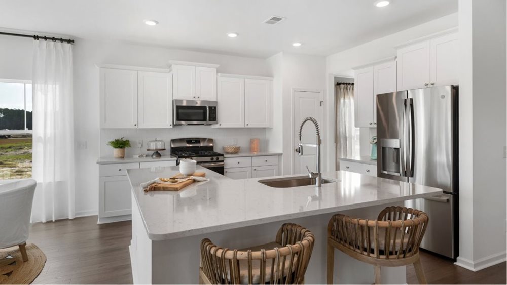 LitchfieldII Kitchen at Limehouse Arbor by Lennar