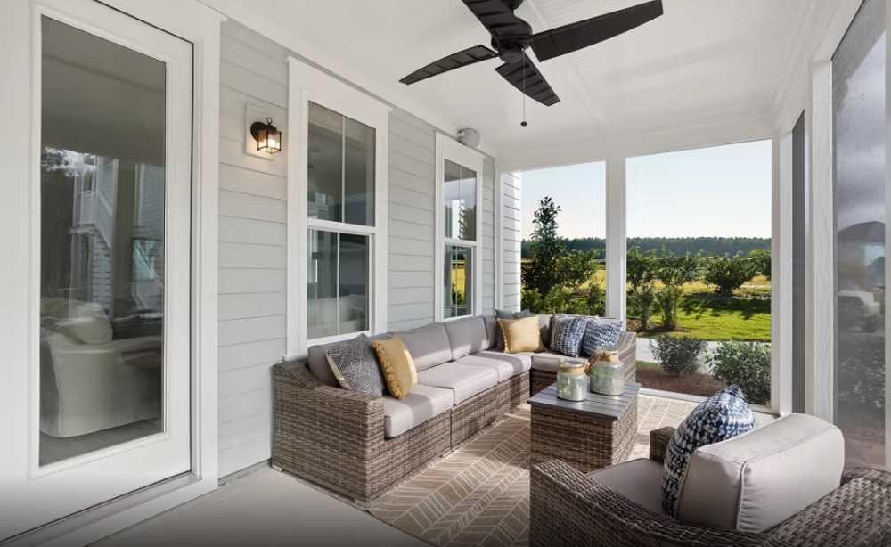 ScreenPorch at PointHope by Pulte