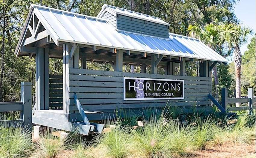 Horizons at Summers Corner - Entrance Monument