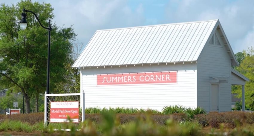 Summers Corner Entrance Barn