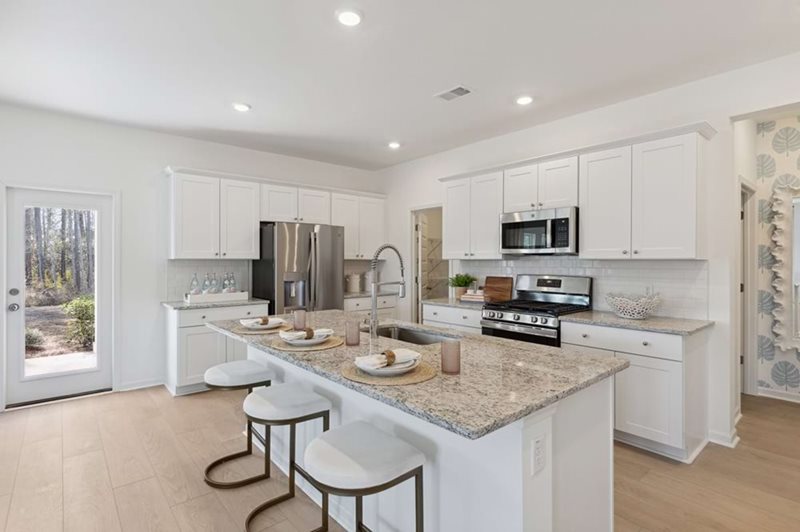 Heron's Walk SummersCorner - Lennar Primrose Model Kitchen