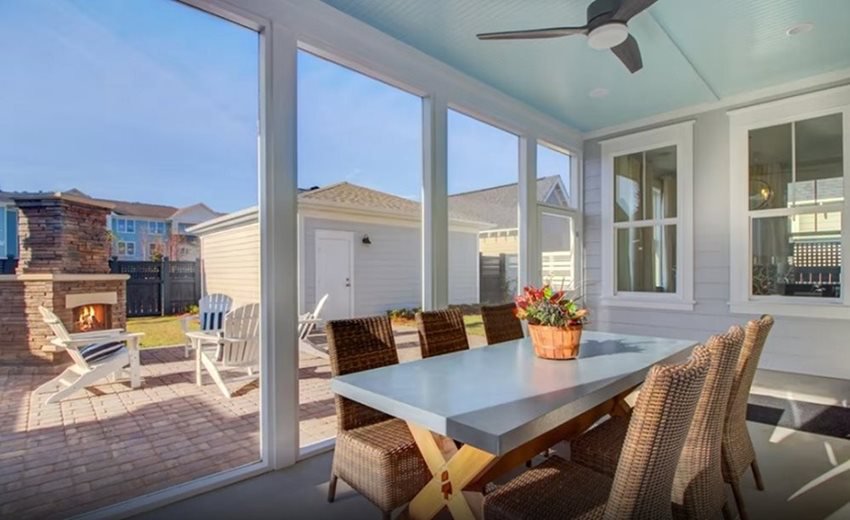 Screened Porch to Firepit - Charleston SC