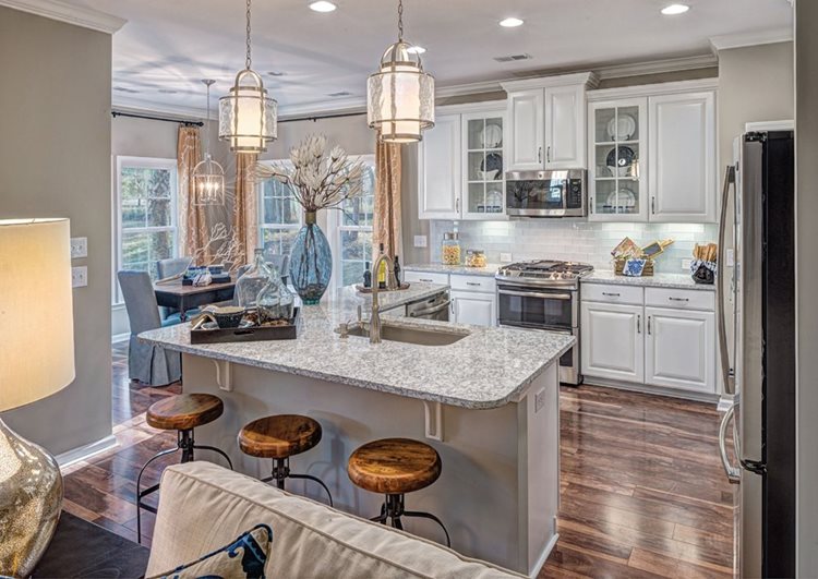 https://www.newhomesguidecharleston.com/images/Articles/What-to-Look-for-in-Charleston-Area-New-Kitchens/RylandHomes_Kitchen_Image2.aspx?width=750&height=531